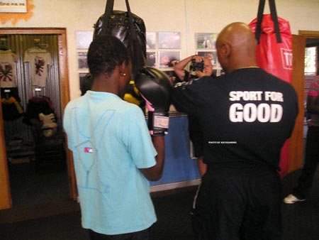 Marvelous workout lesson to a local kid at a Boxing Gym in Johannesburg, SA.
<br />
Nov 2010